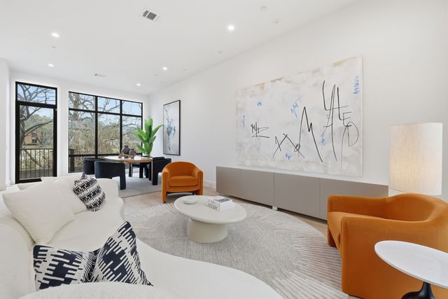 610 N Oak Cliff Boulevard 302, Dallas, TX 75208