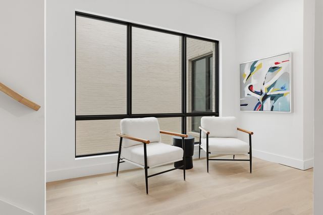 610 N Oak Cliff Boulevard 302, Dallas, TX 75208