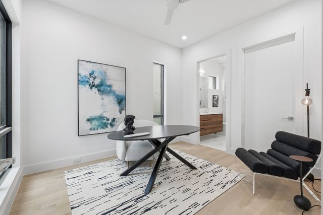 610 N Oak Cliff Boulevard 302, Dallas, TX 75208