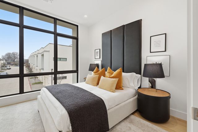 610 N Oak Cliff Boulevard 302, Dallas, TX 75208