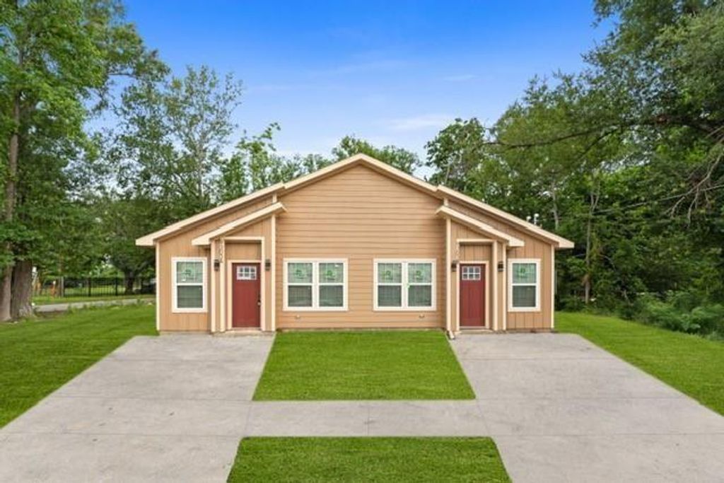 9303 Firnat Street, Houston, TX 77016