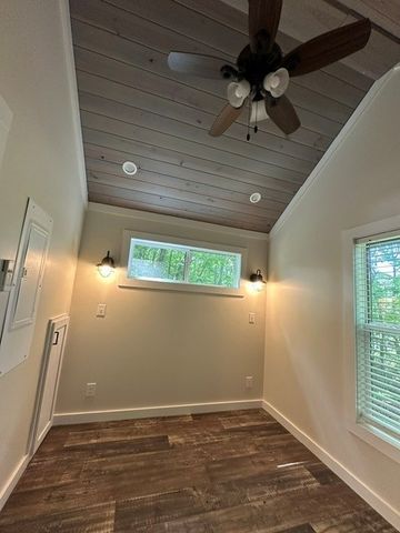 166 White Oak Court, Monteagle, TN 37356