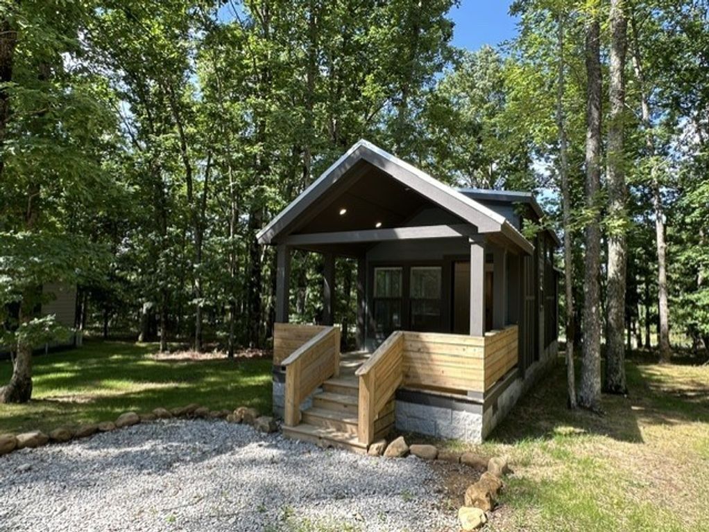 166 White Oak Court, Monteagle, TN 37356