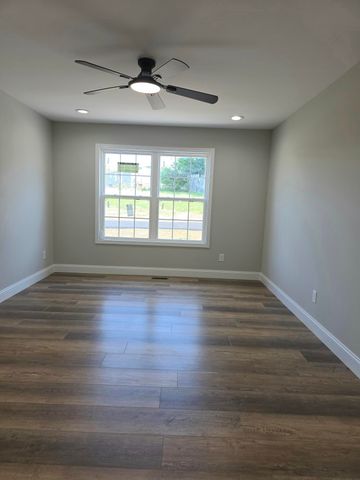 315 Hawk Creek Road, London, KY 40741