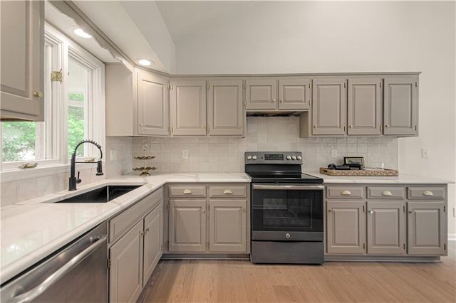 8612 N Harrison Street, Kansas City, MO 64155