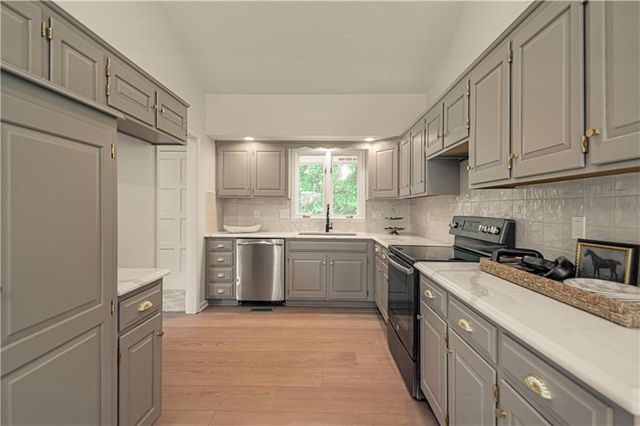 8612 N Harrison Street, Kansas City, MO 64155
