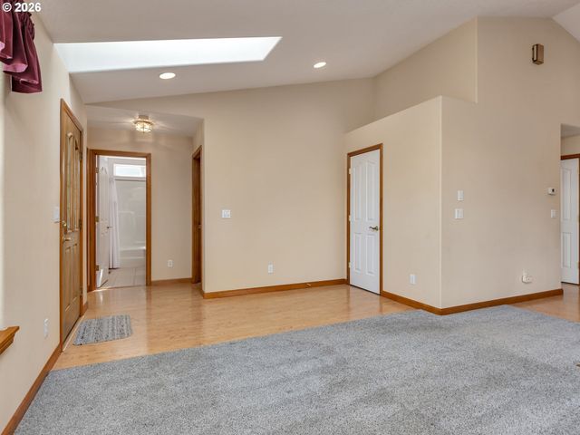 635 Ne BLAIR Ct, Salem, OR 97301