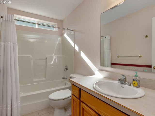 635 Ne BLAIR Ct, Salem, OR 97301
