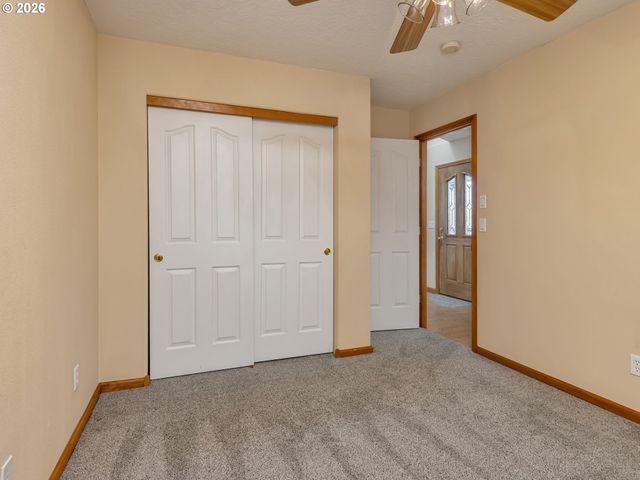635 Ne BLAIR Ct, Salem, OR 97301