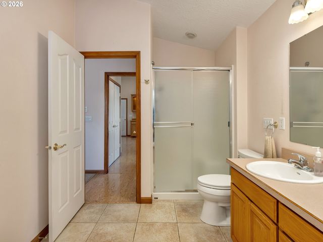635 Ne BLAIR Ct, Salem, OR 97301