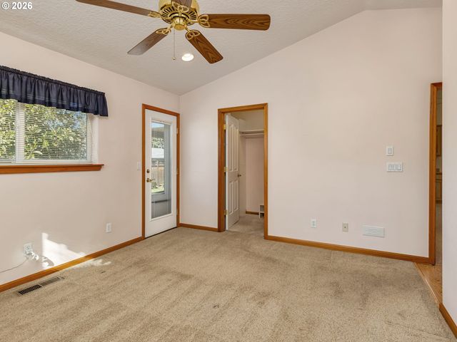 635 Ne BLAIR Ct, Salem, OR 97301