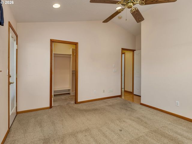 635 Ne BLAIR Ct, Salem, OR 97301