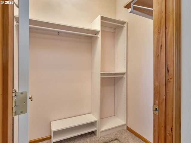 635 Ne BLAIR Ct, Salem, OR 97301