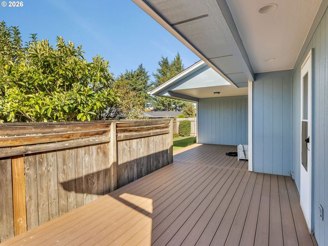 635 Ne BLAIR Ct, Salem, OR 97301