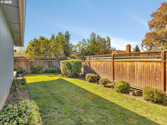 635 Ne BLAIR Ct, Salem, OR 97301