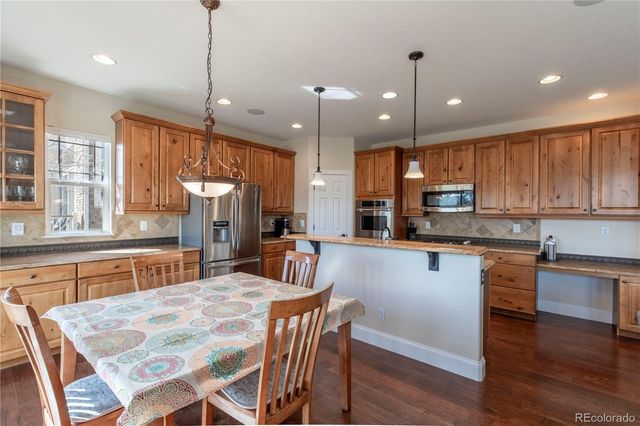 6988 S Riverwood Way, Aurora, CO 80016