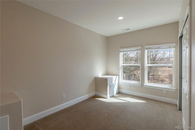 6988 S Riverwood Way, Aurora, CO 80016