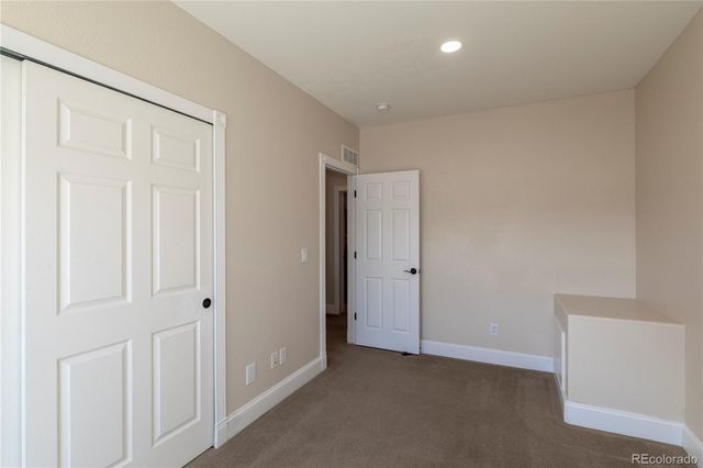 6988 S Riverwood Way, Aurora, CO 80016