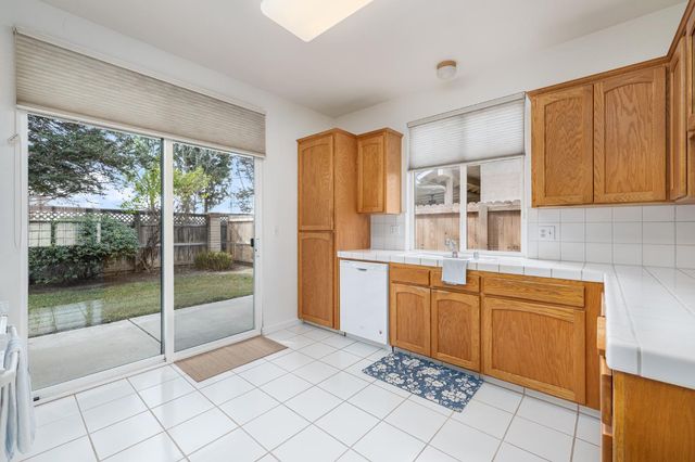 346 Village Drive, Dinuba, CA 93618