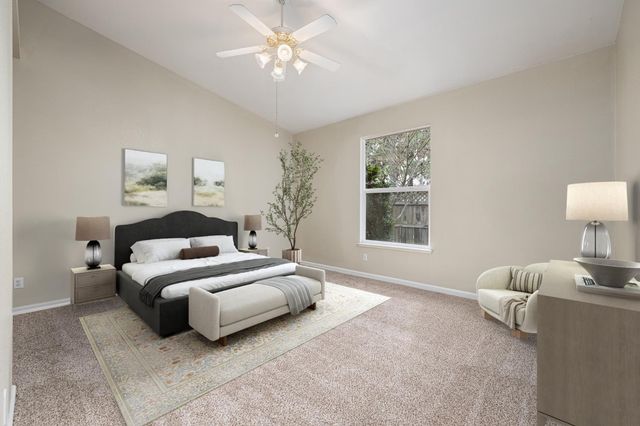 346 Village Drive, Dinuba, CA 93618