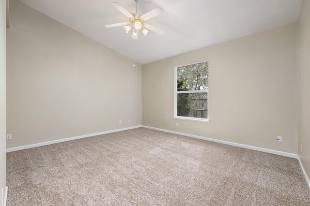 346 Village Drive, Dinuba, CA 93618