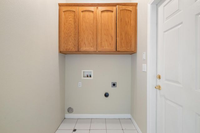 346 Village Drive, Dinuba, CA 93618