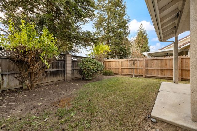 346 Village Drive, Dinuba, CA 93618