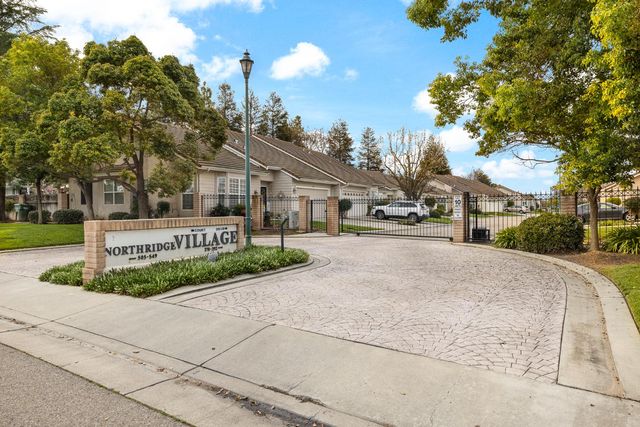 346 Village Drive, Dinuba, CA 93618