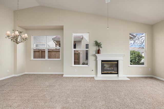 346 Village Drive, Dinuba, CA 93618