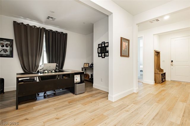 10135 Carmine Clay Drive, Las Vegas, NV 89143