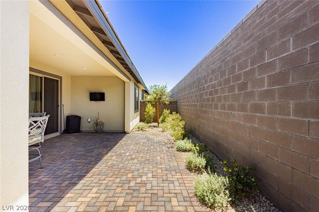 10135 Carmine Clay Drive, Las Vegas, NV 89143