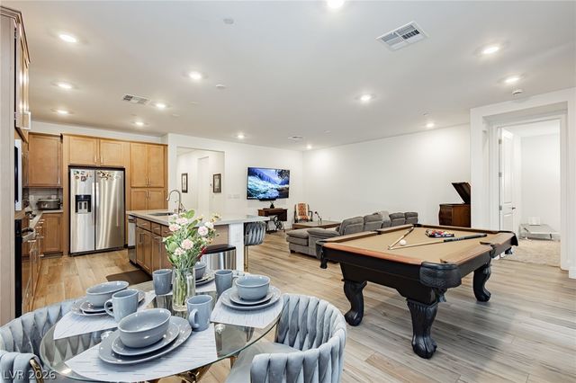 10135 Carmine Clay Drive, Las Vegas, NV 89143