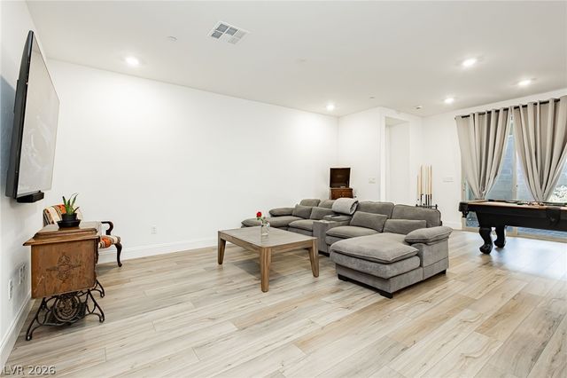 10135 Carmine Clay Drive, Las Vegas, NV 89143