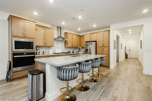 10135 Carmine Clay Drive, Las Vegas, NV 89143