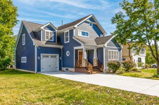 115 S Wilmette Avenue, Westmont, IL 60559