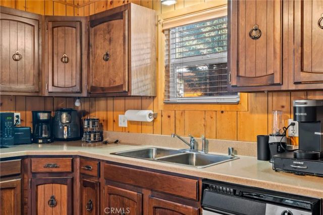 904 Michael Ave, Big Bear City, CA 92314