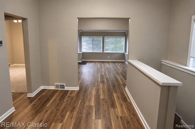 320 S Rochester Road, Clawson, MI 48017