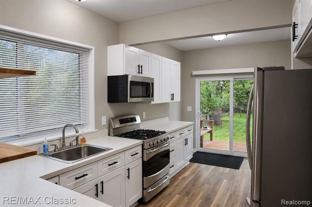 320 S Rochester Road, Clawson, MI 48017