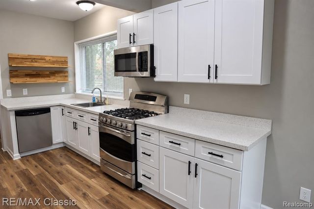 320 S Rochester Road, Clawson, MI 48017