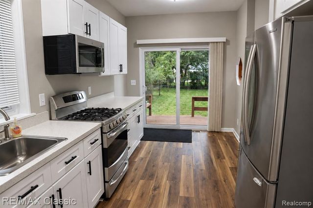320 S Rochester Road, Clawson, MI 48017