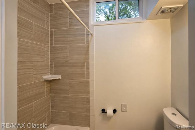 320 S Rochester Road, Clawson, MI 48017