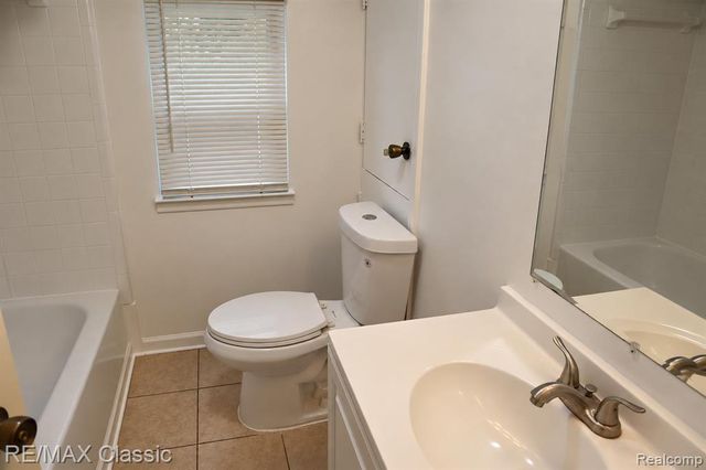 320 S Rochester Road, Clawson, MI 48017