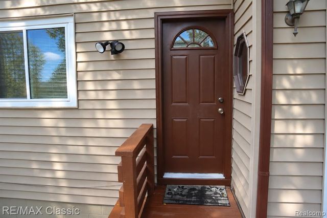 320 S Rochester Road, Clawson, MI 48017