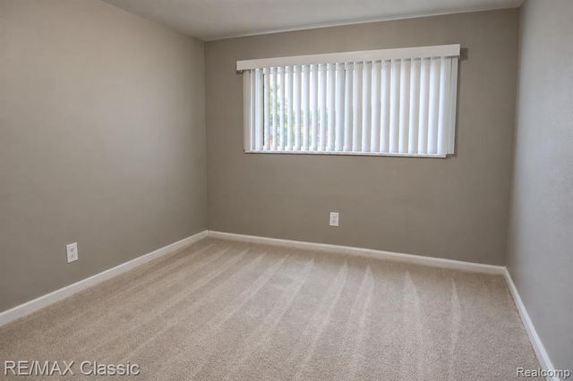 320 S Rochester Road, Clawson, MI 48017