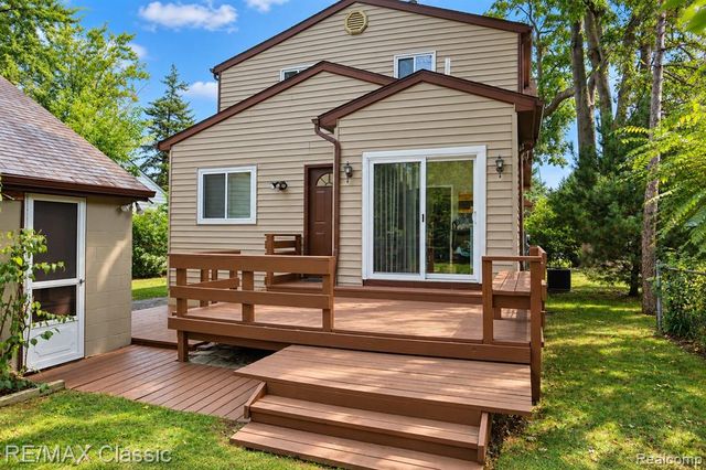 320 S Rochester Road, Clawson, MI 48017