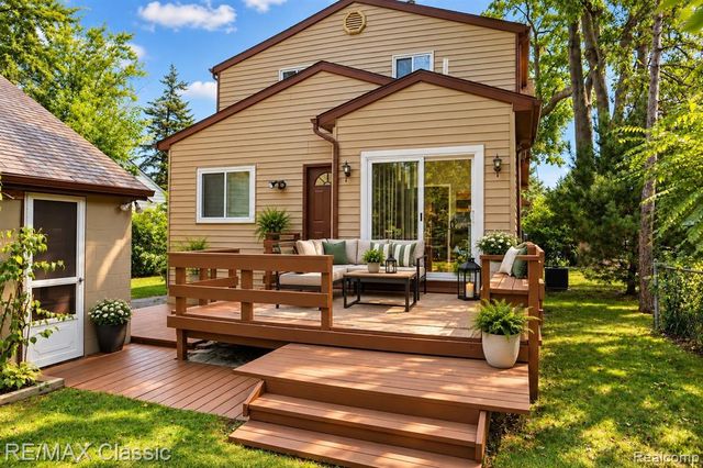 320 S Rochester Road, Clawson, MI 48017