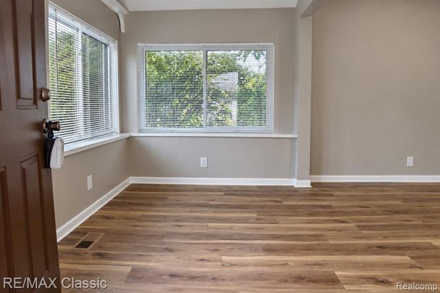320 S Rochester Road, Clawson, MI 48017