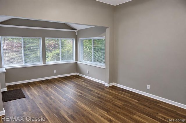 320 S Rochester Road, Clawson, MI 48017