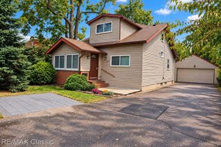 320 S Rochester Road, Clawson, MI 48017