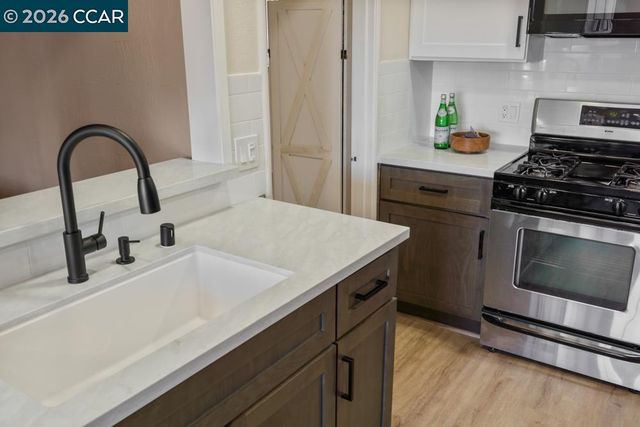 17786 Parker Rd, Castro Valley, CA 94546
